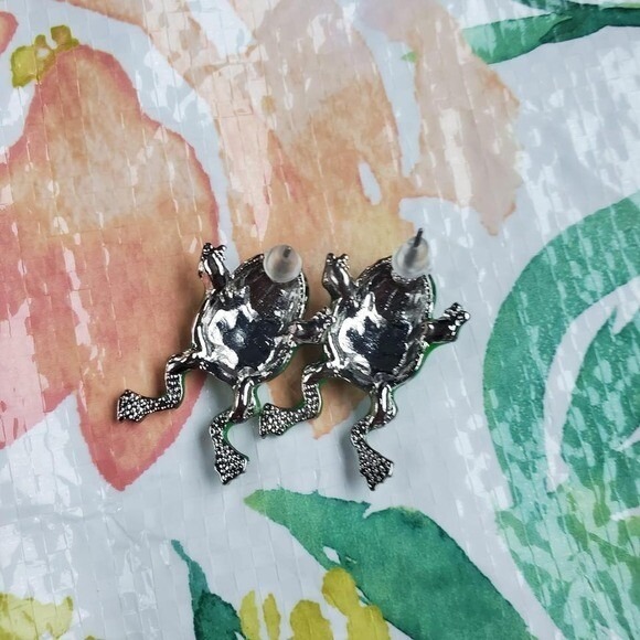 Green Frog Stud Earrings‎ Animal Lover Jewelry Gift Cute Unique Fun Enamel - Picture 4 of 4